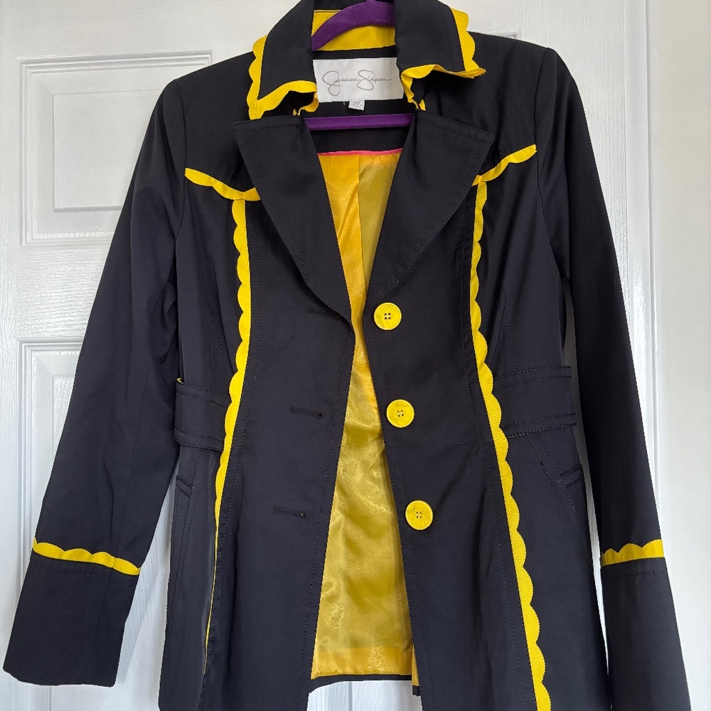 EUC Jessica Simpson navy and yellow raincoat size S
